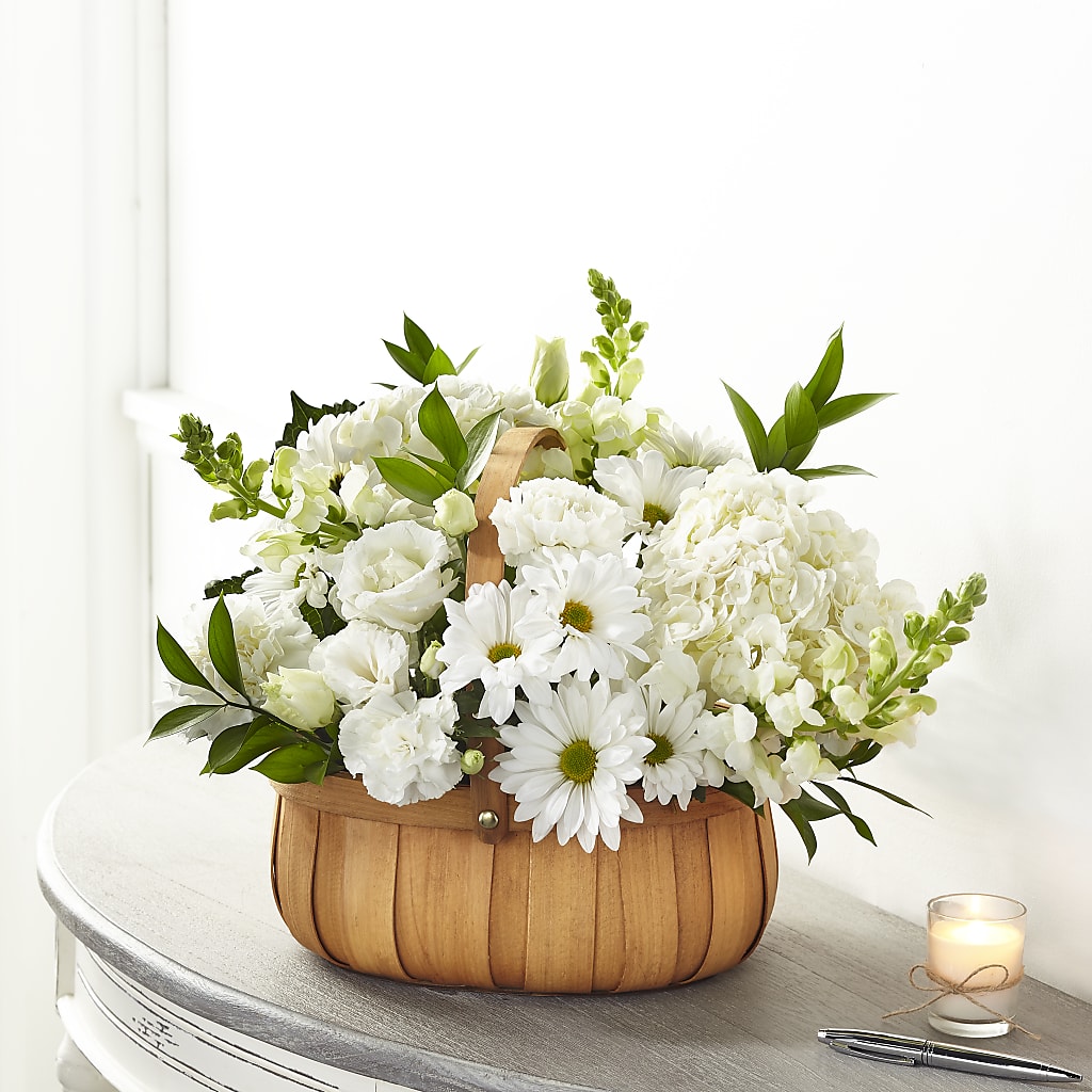Pure Ivory Basket – Realm Of Blooms, Carnegie PA