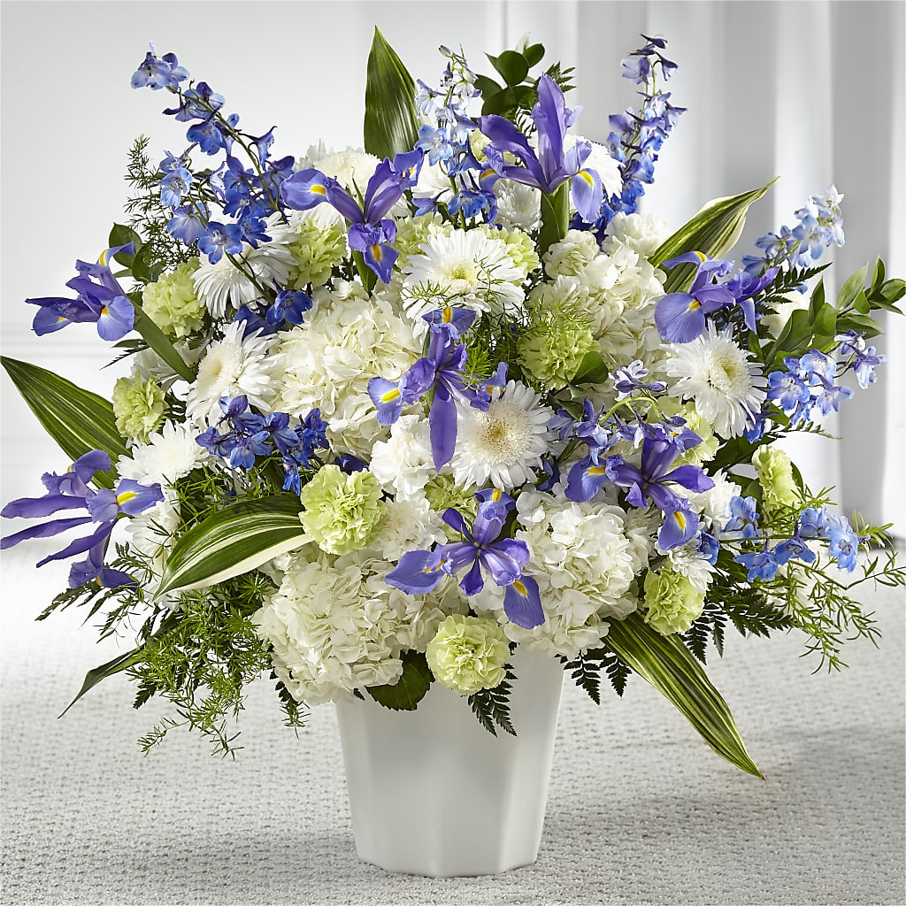 Soft Serenity Floor Basket – Realm Of Blooms, Carnegie PA