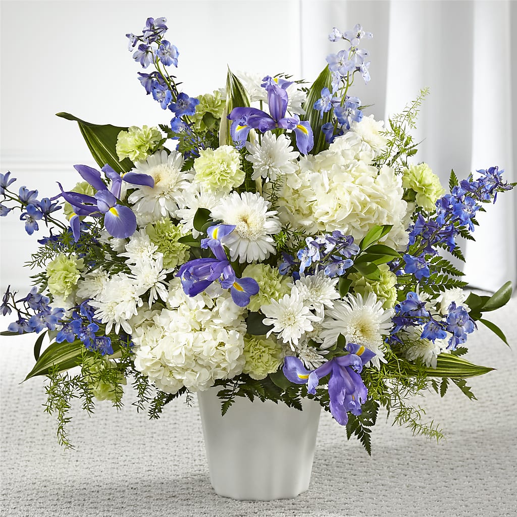 Soft Serenity Floor Basket – Realm Of Blooms, Carnegie PA
