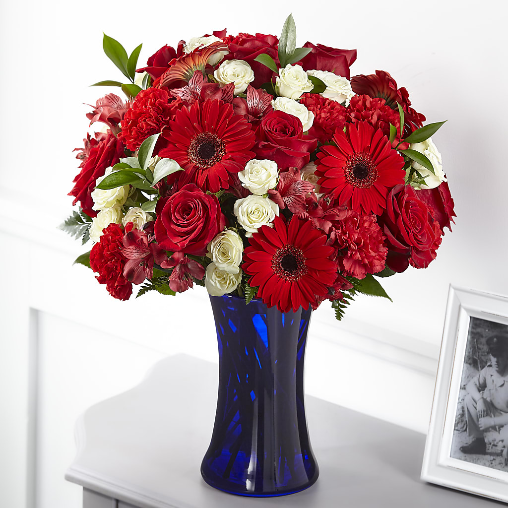 Hearts Embrace Bouquet – Realm Of Blooms, Carnegie PA