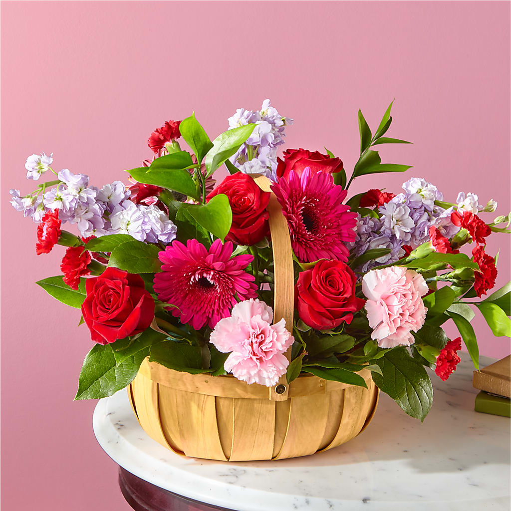 Pink Picnic Basket – Realm Of Blooms, Carnegie PA