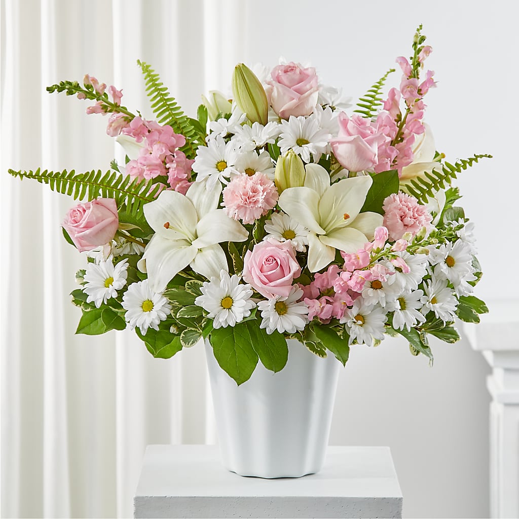 Soft Touch Tabletop Basket – Realm Of Blooms, Carnegie PA