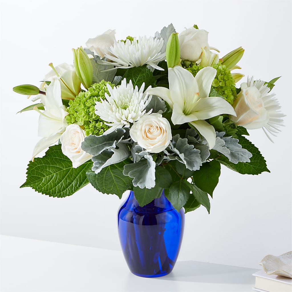 Snowy Dreams Bouquet – Realm Of Blooms, Carnegie PA
