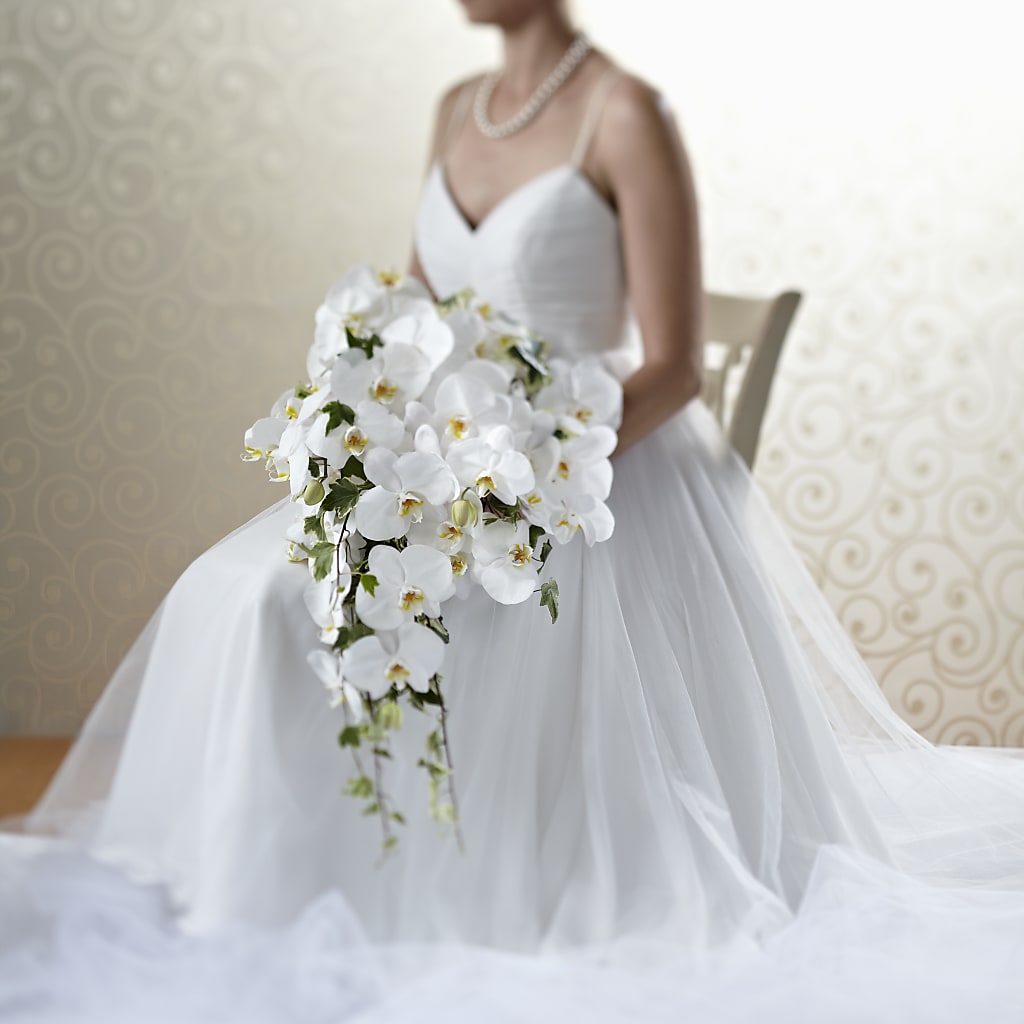 Classic White Bouquet – Realm Of Blooms, Carnegie PA