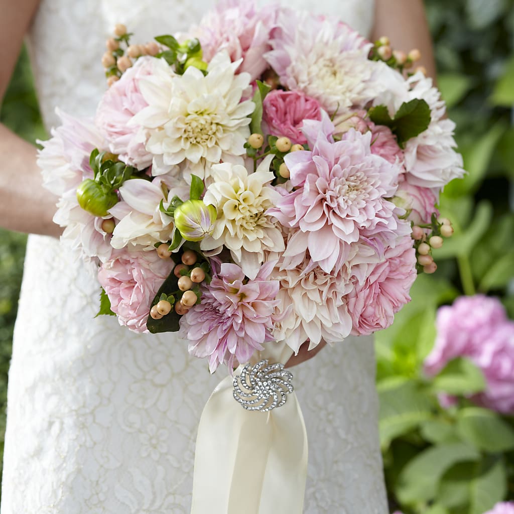 Heart's Promise Bouquet – Realm Of Blooms, Carnegie PA
