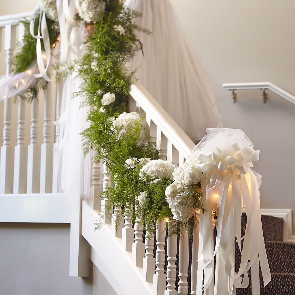 Champagne Dreams Garland – Realm Of Blooms, Carnegie PA