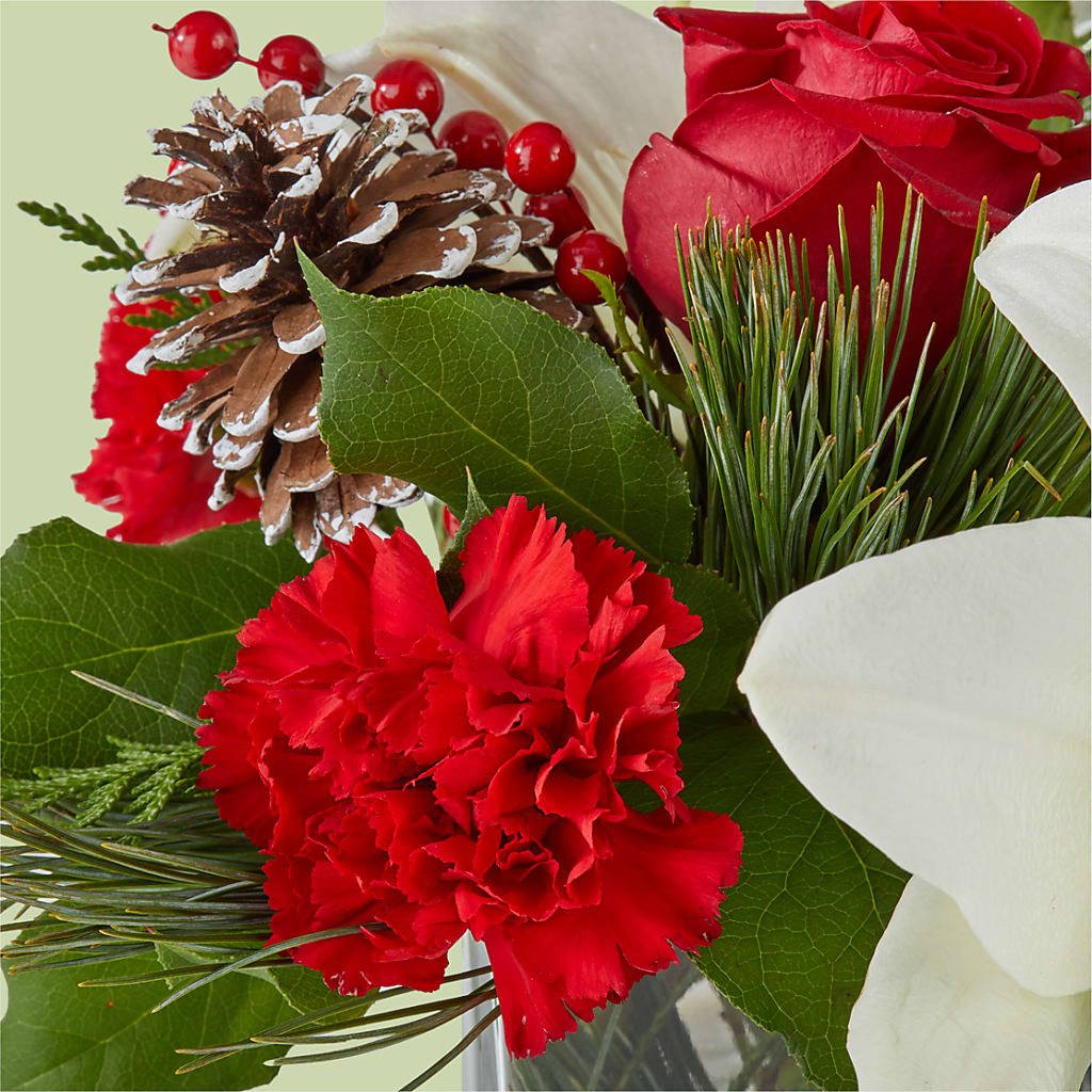Glistening Icicles Bouquet –  Realm Of Blooms, Carnegie PA